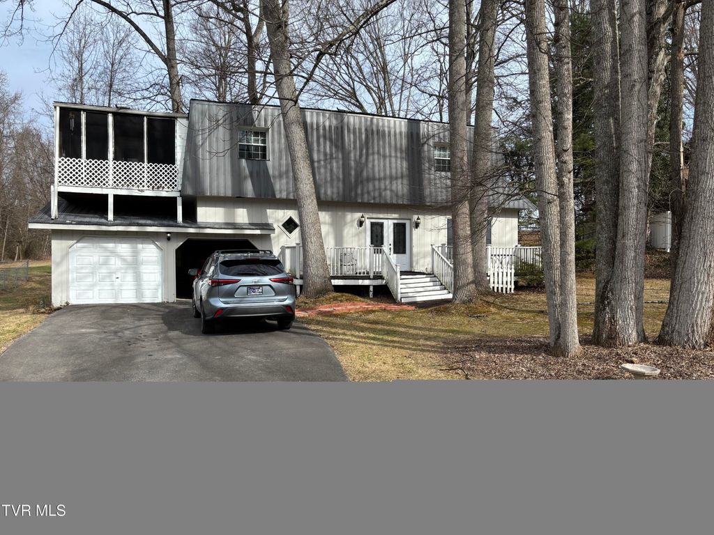 Photo of 13431 Stone Drive, Bristol, VA 24202 (MLS # 9989933)