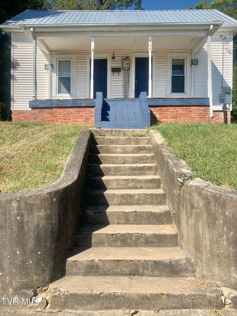 Photo of 306 Davis Street, Greeneville, TN 37743 (MLS # 10001869)