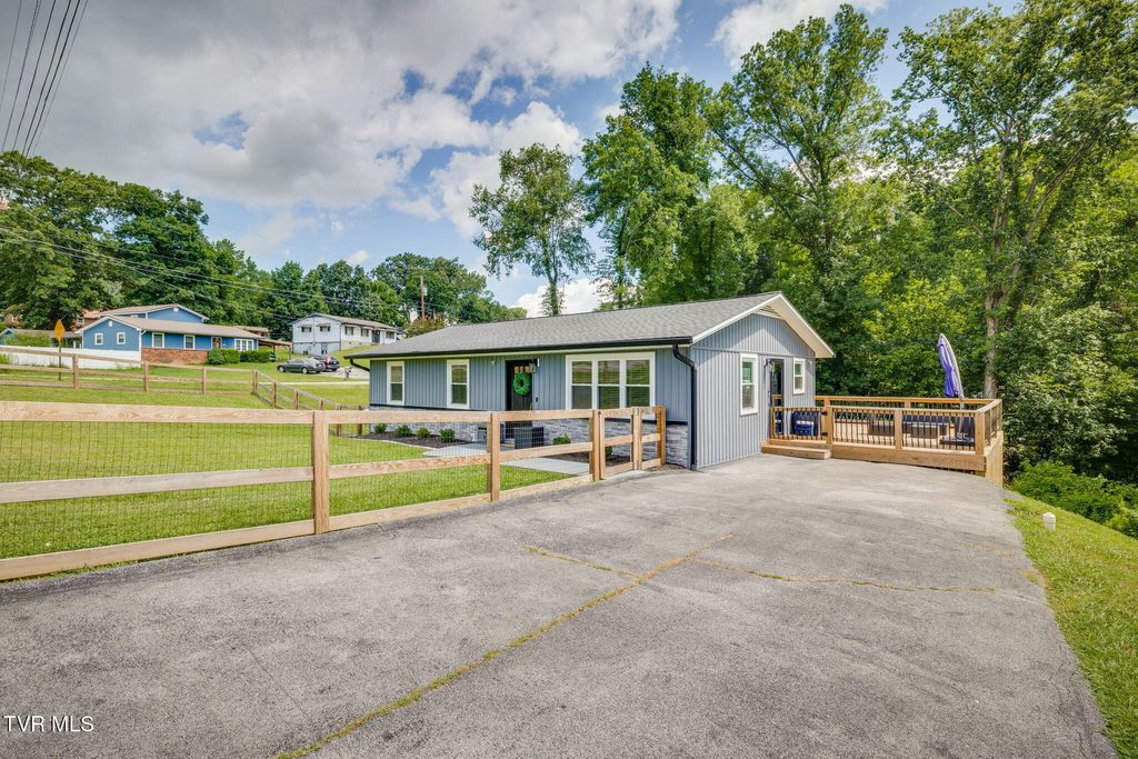 Photo of 120 Russell Drive, Gray, TN 37615 (MLS # 9998123)