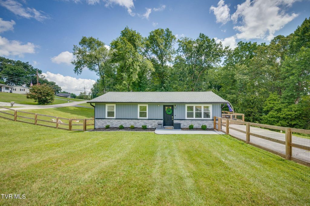 Photo of 120 Russell Drive, Gray, TN 37615 (MLS # 9998123)