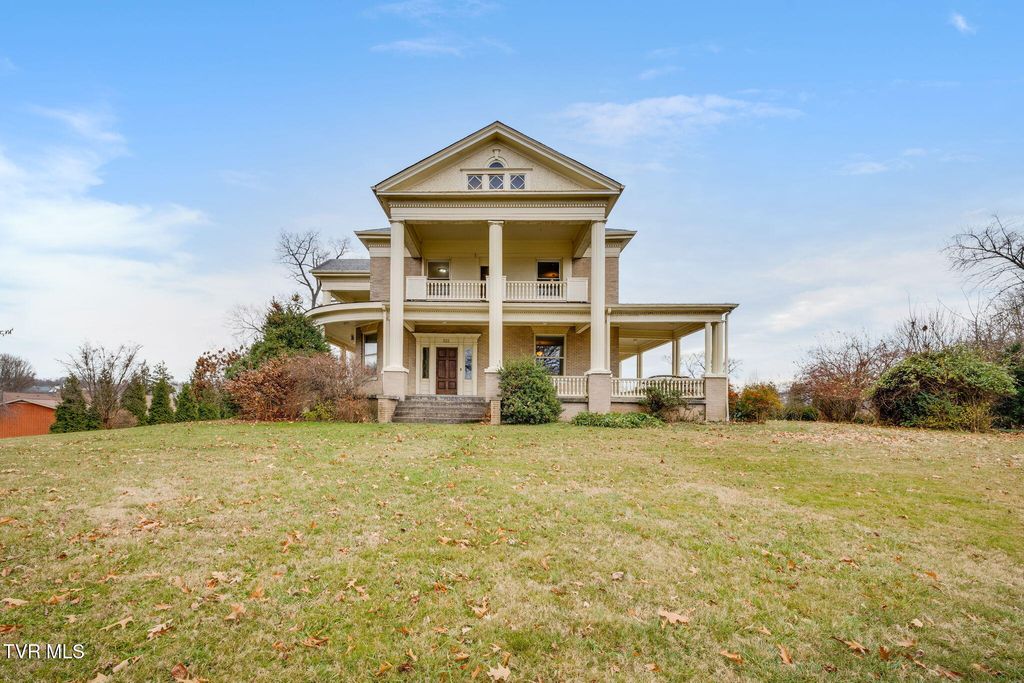 Photo of 322 Spruce Street, Bristol, TN 37620 (MLS # 9989394)