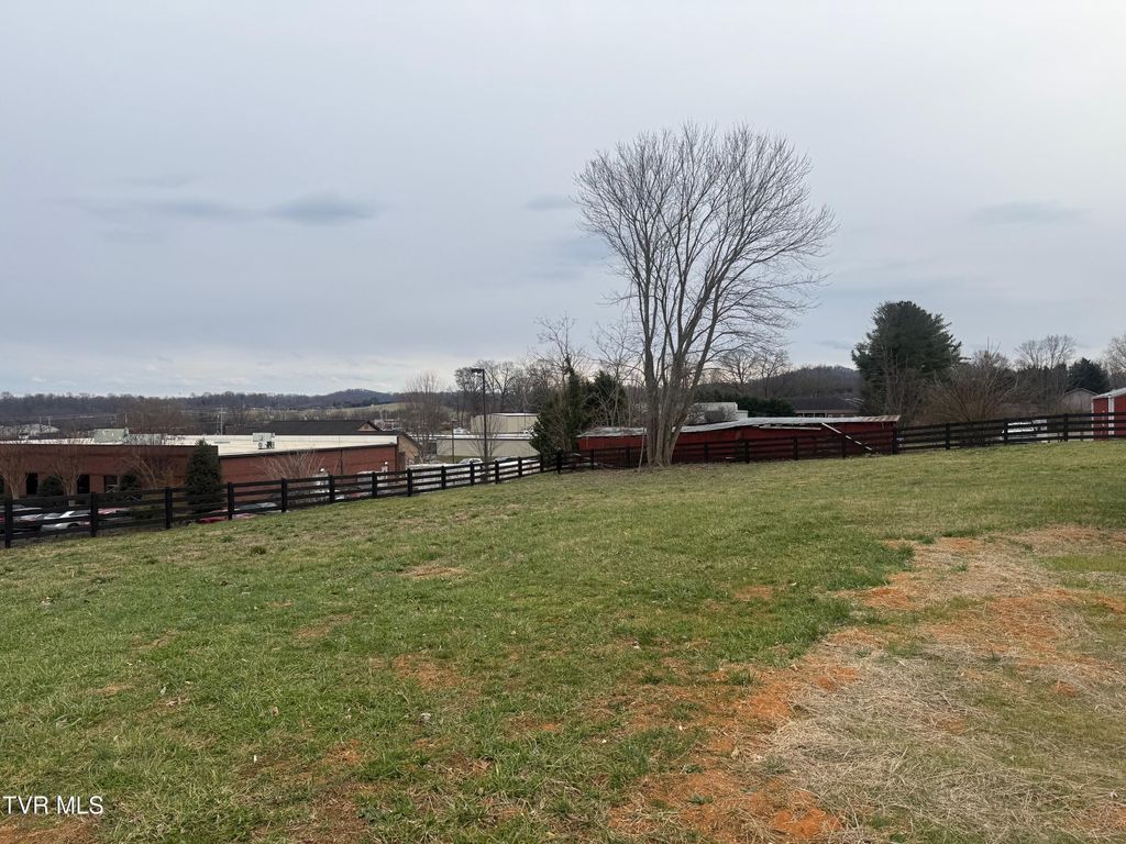 Photo of 126 Lot 5 Suncrest St, Johnson City, TN 37615 (MLS # 9990213)