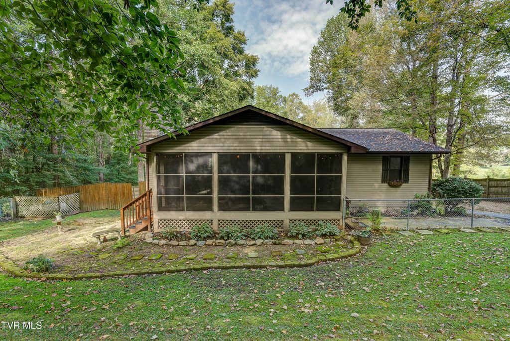 Photo of 589 Headtown Road, Jonesborough, TN 37659 (MLS # 9991893)