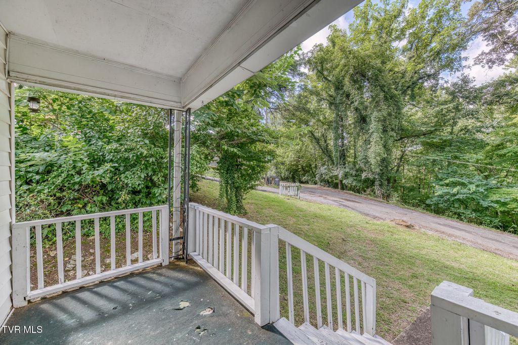 Photo of 2300 Beverly Hill Street, Kingsport, TN 37664 (MLS # 9990255)