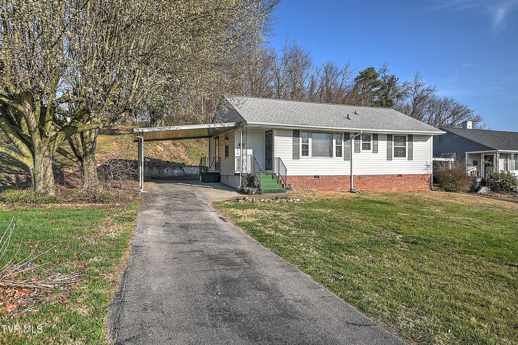Photo of 1208 Garden Drive, Kingsport, TN 37664 (MLS # 9992166)