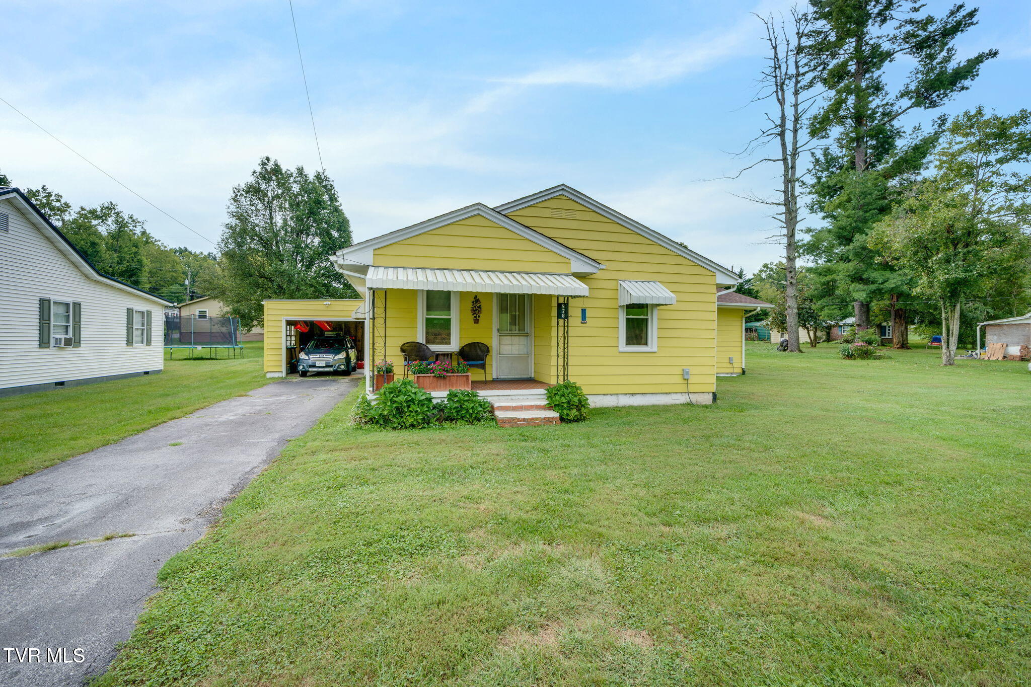 876 Northeast Hillman Highway