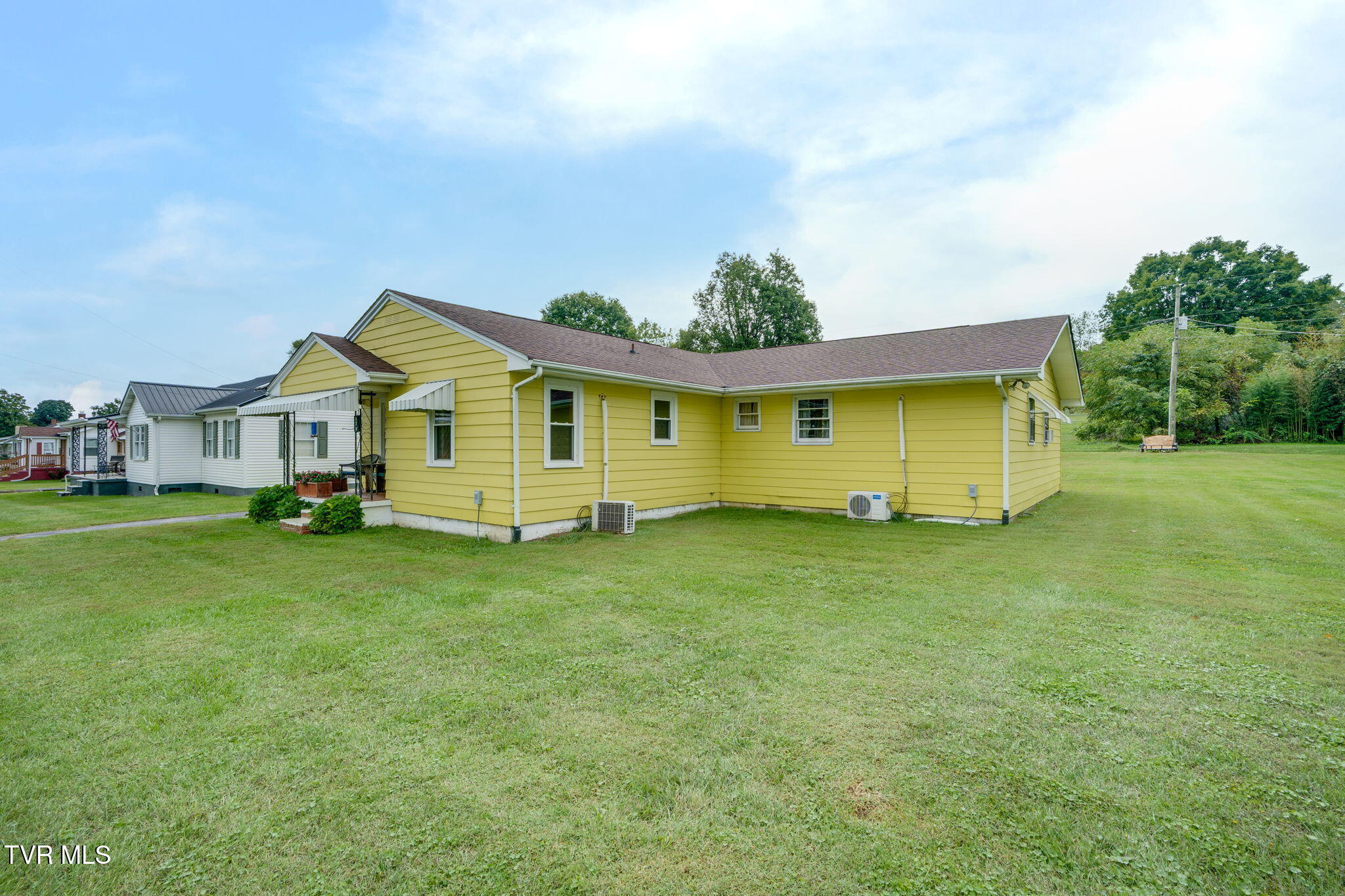 876 Northeast Hillman Highway