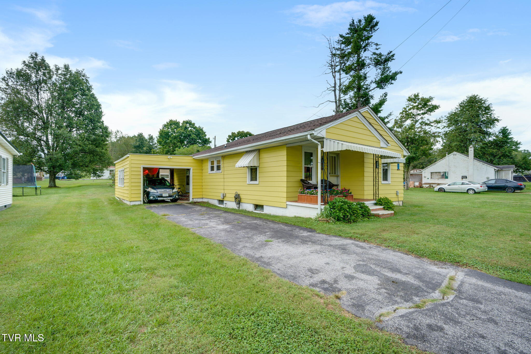 876 Northeast Hillman Highway