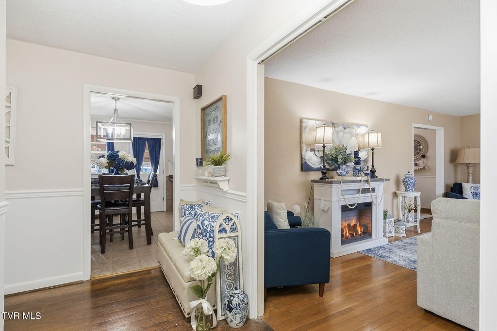 Photo of 1200 Michigan Avenue, Elizabethton, TN 37643 (MLS # 9989842)