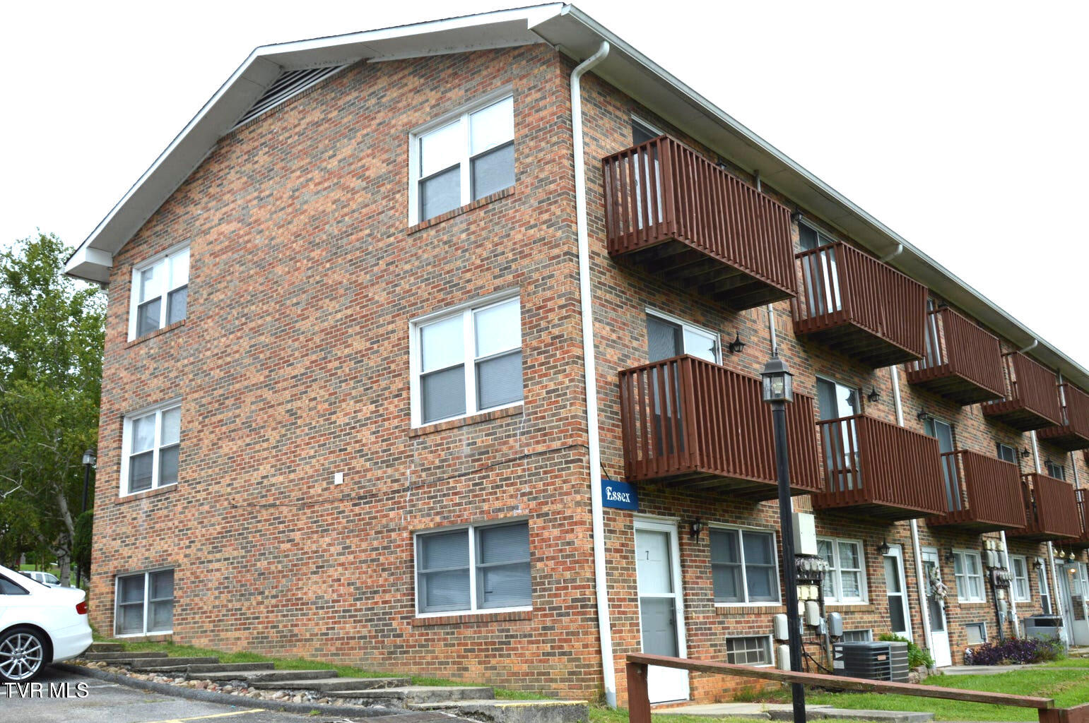 1805 King College Road E6