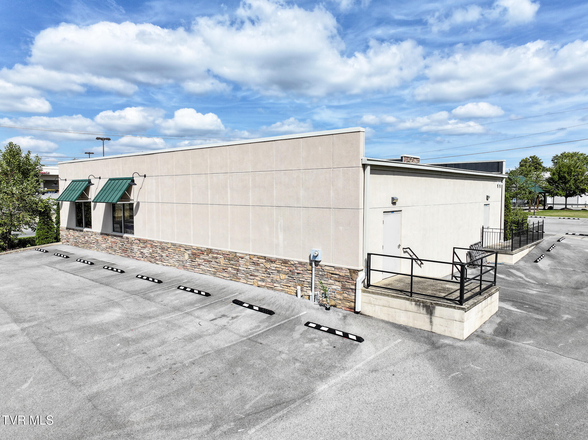 914 Snapps Ferry Road