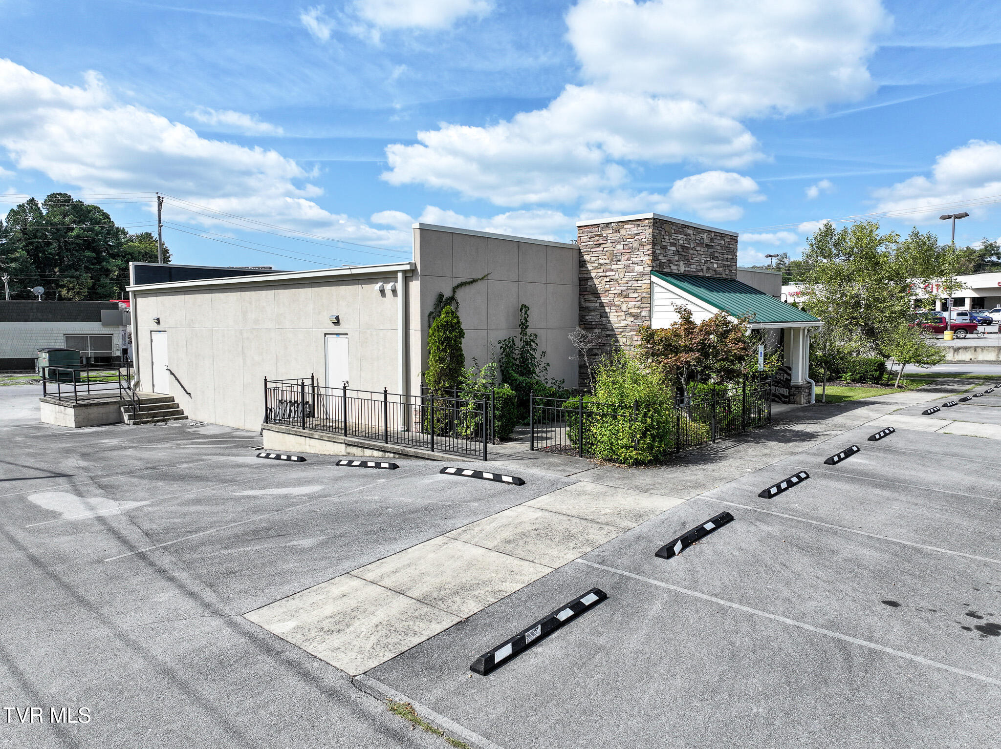 914 Snapps Ferry Road