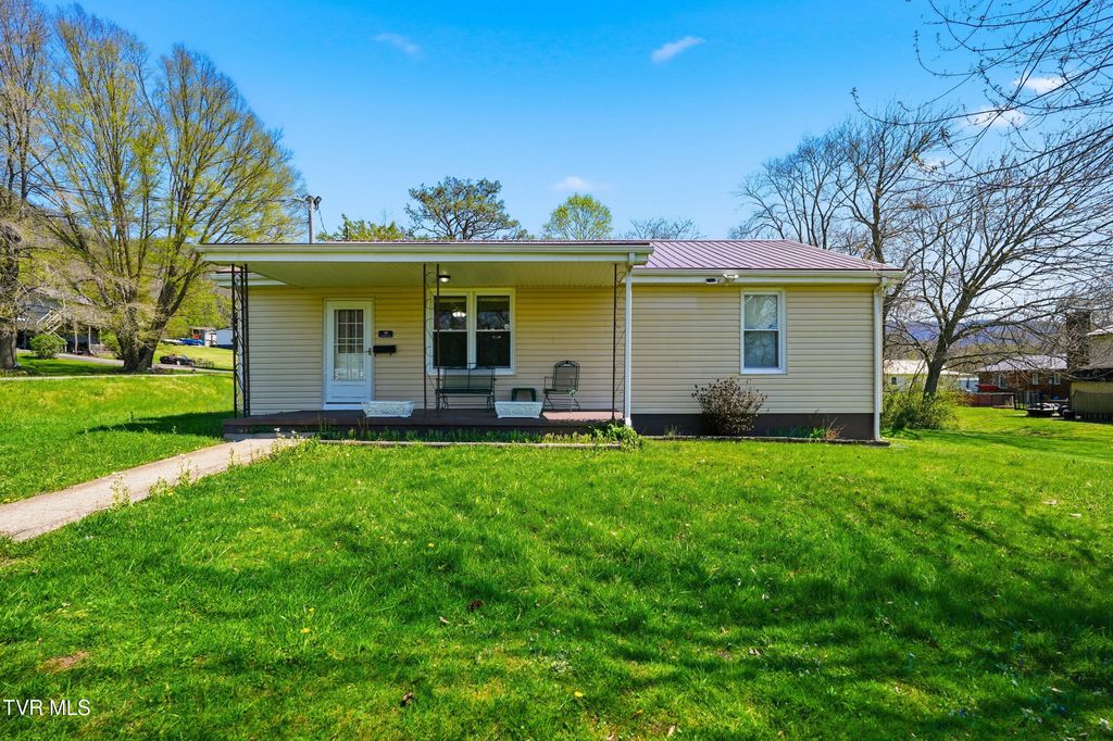 Photo of 18 28th North Street, Big Stone Gap, VA 24219 (MLS # 9993550)