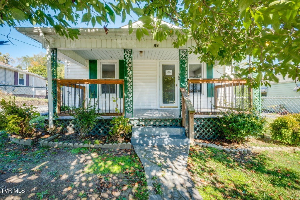 Photo of 569 Vance Street, Bristol, VA 24201 (MLS # 10002414)