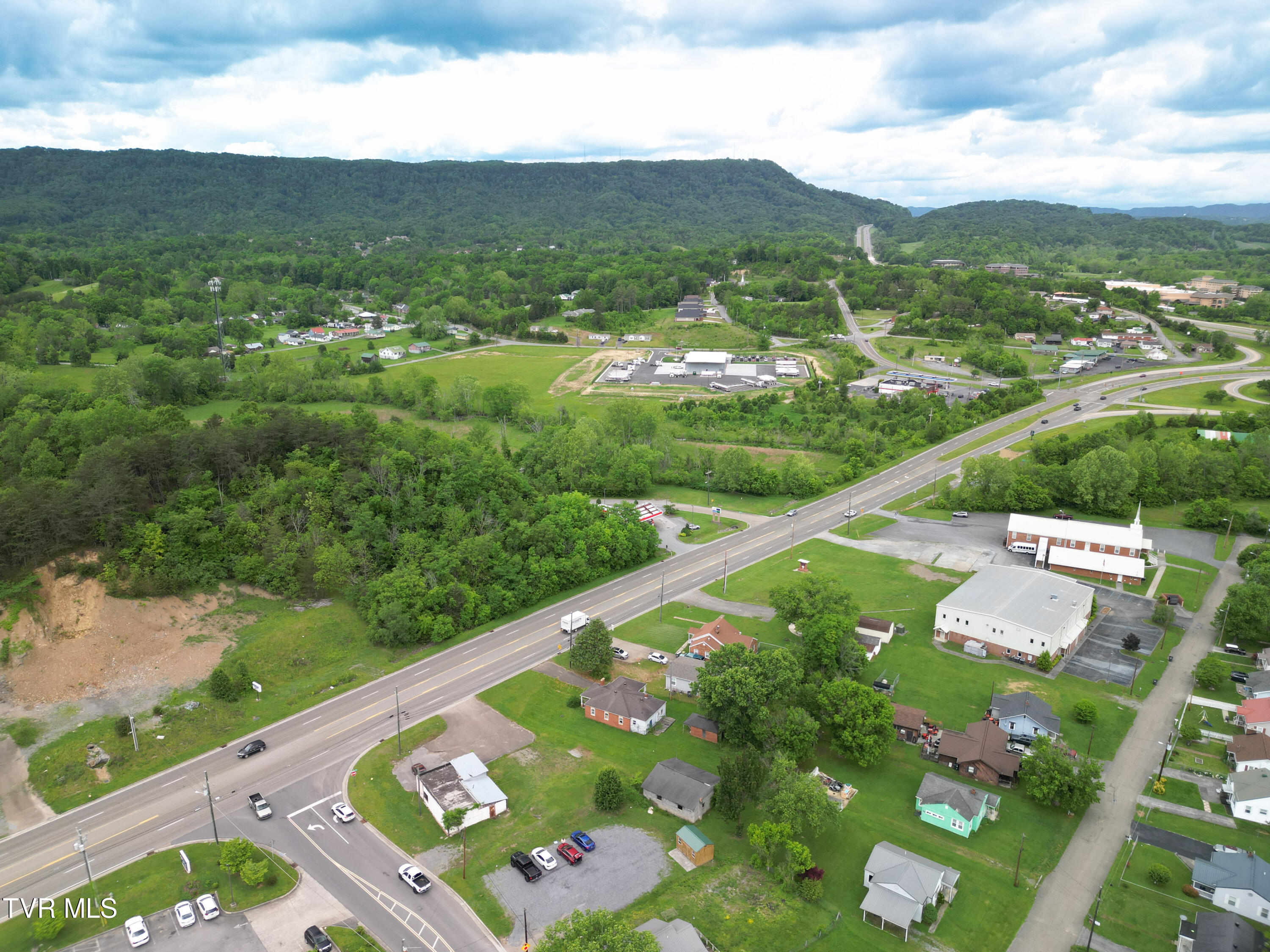 2537 Sullivan Gardens Parkway, Kingsport, Tennessee image 3