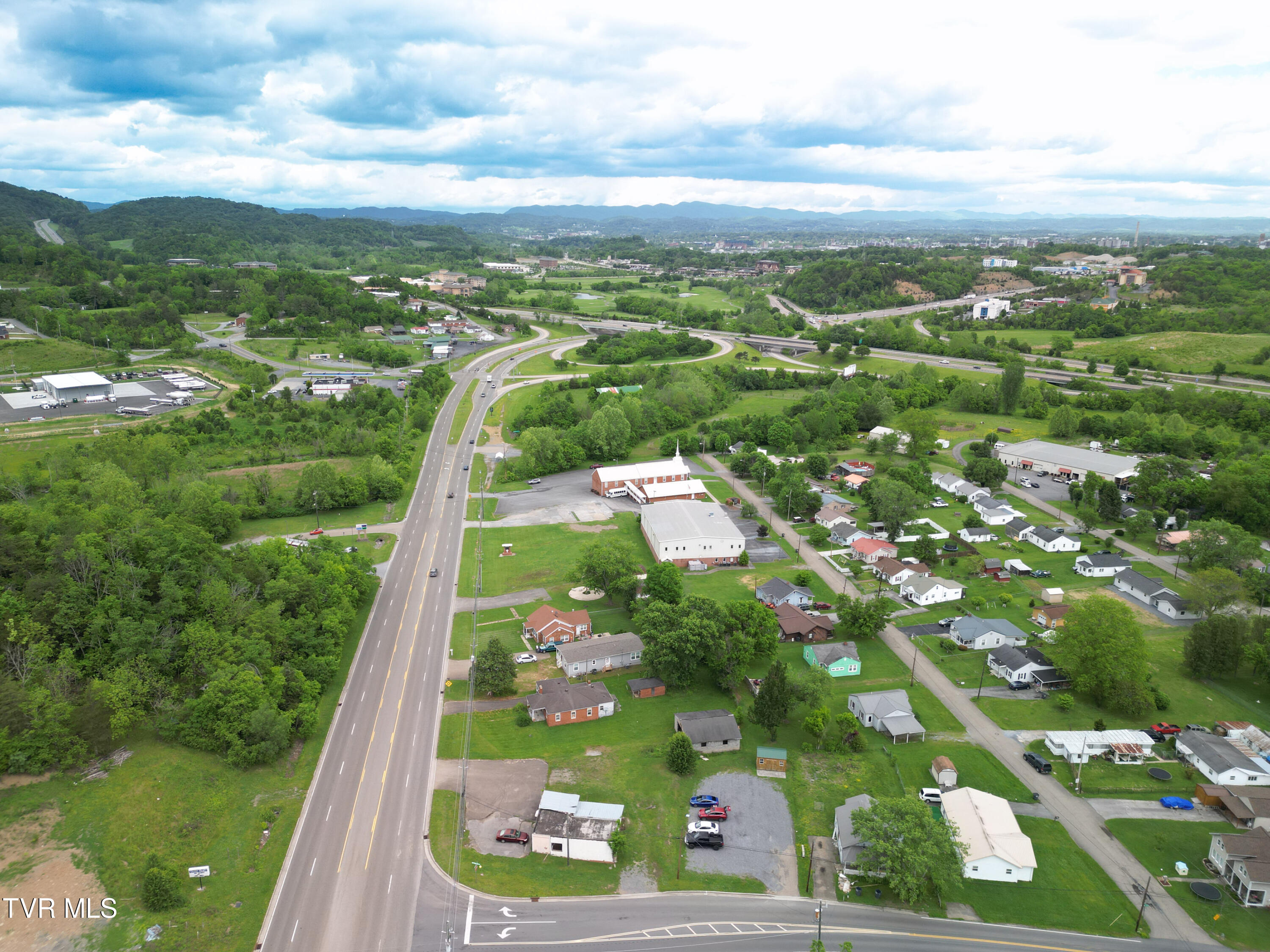 2537 Sullivan Gardens Parkway, Kingsport, Tennessee image 2