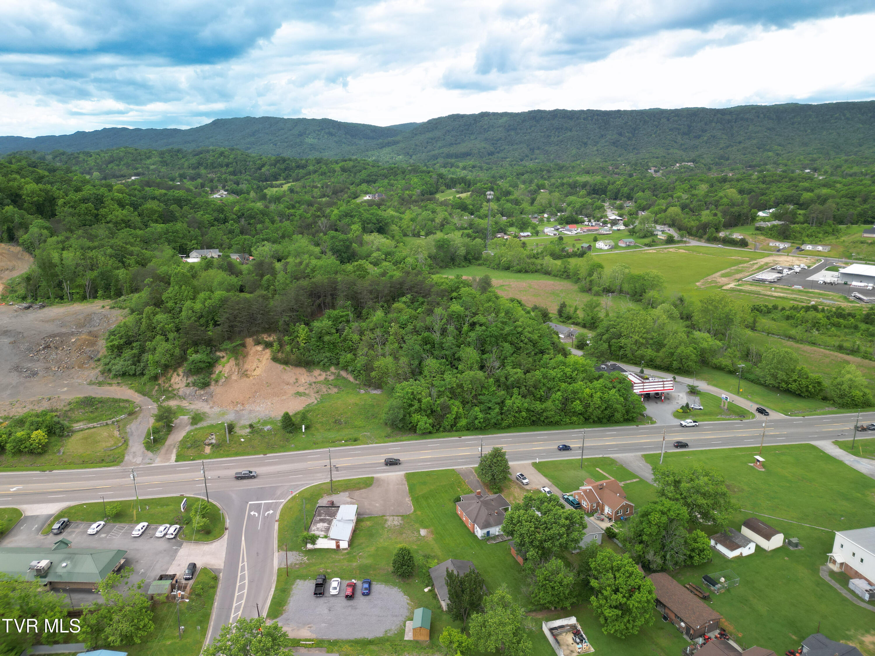 2537 Sullivan Gardens Parkway, Kingsport, Tennessee image 4