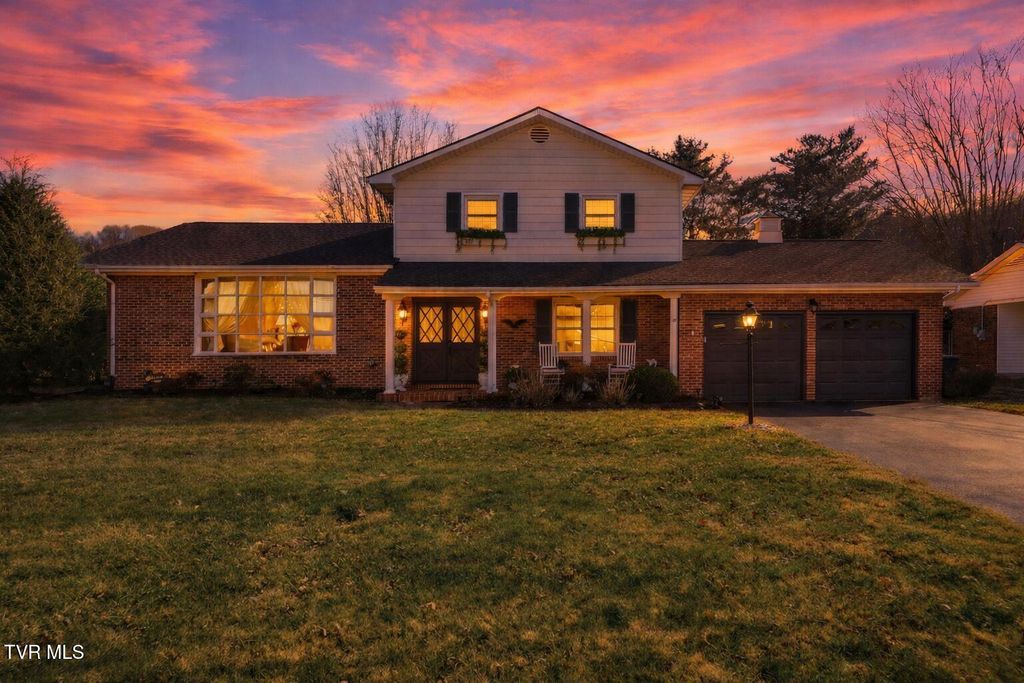 Photo of 1206 Huron Drive, Elizabethton, TN 37643 (MLS # 9990479)