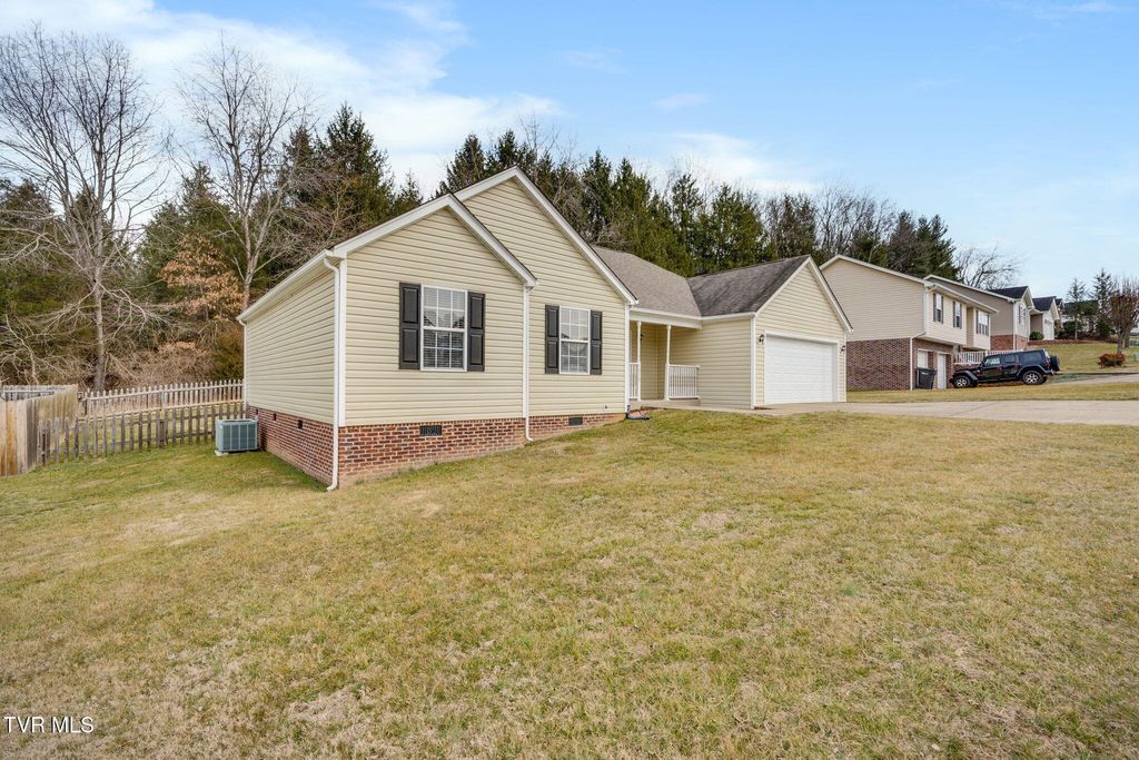 Photo of 1019 Fox Meadows Circle, Bluff City, TN 37618 (MLS # 9991418)