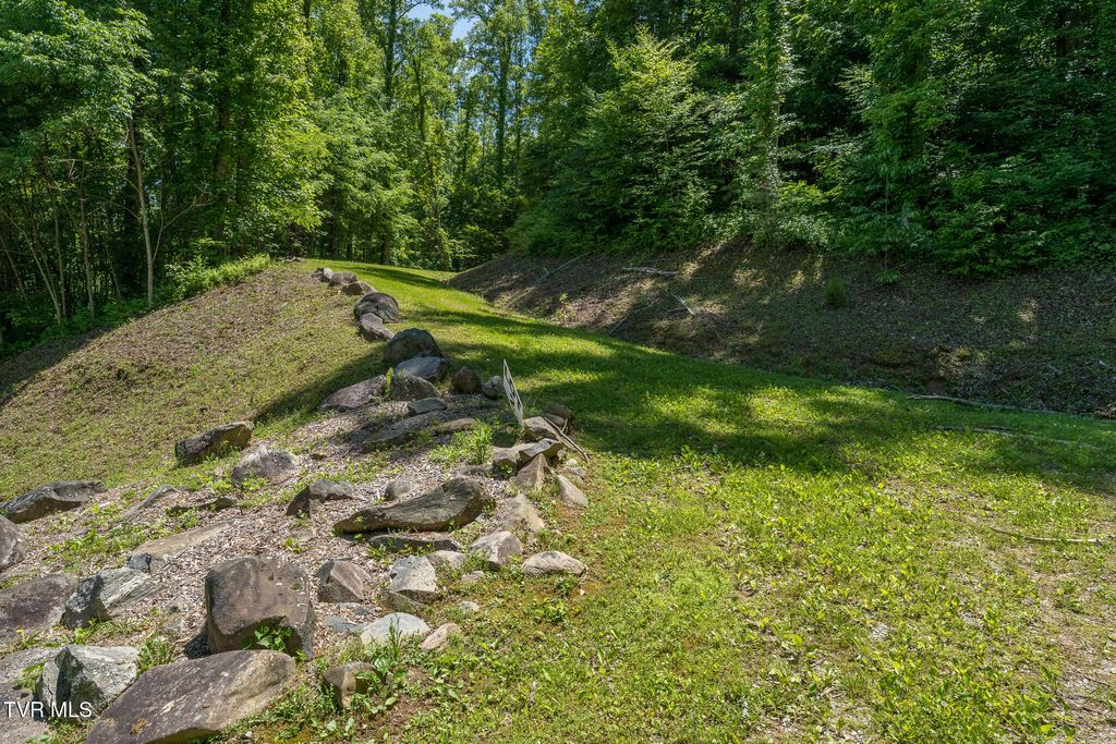Photo of 3 Ridgetop Lane, Unicoi, TN 37692 (MLS # 9995700)