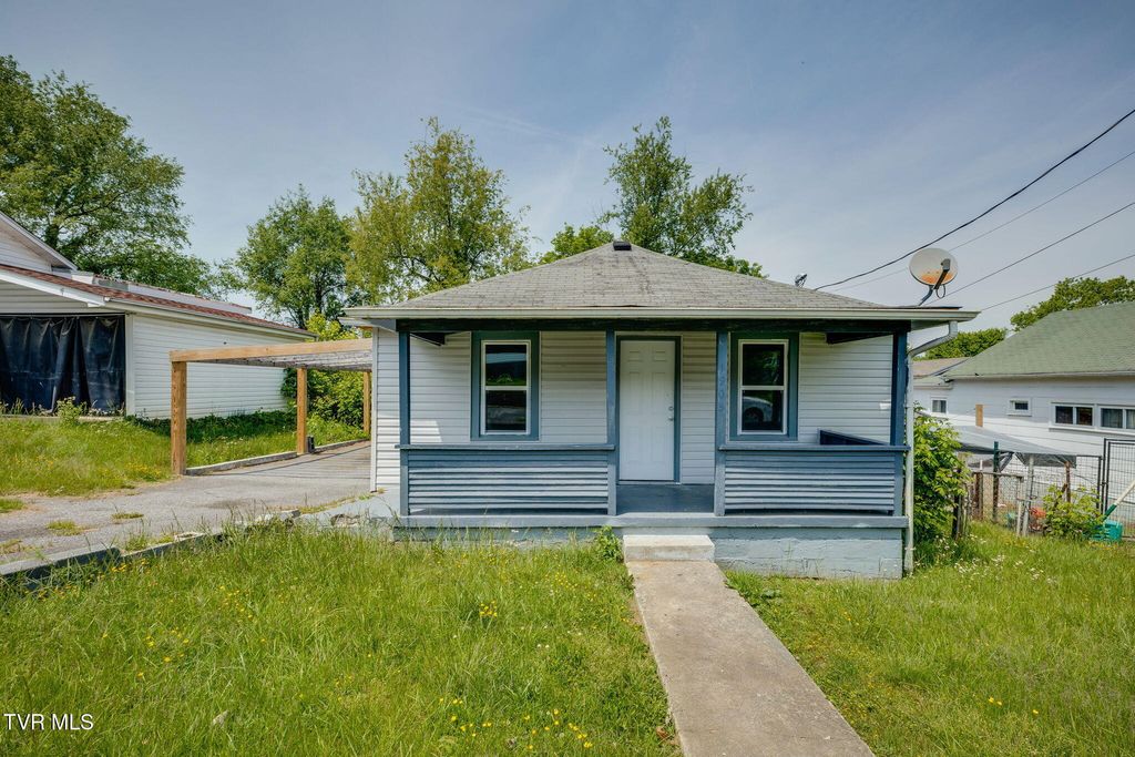 Photo of 1905 Anderson Street, Bristol, TN 37620 (MLS # 9995064)