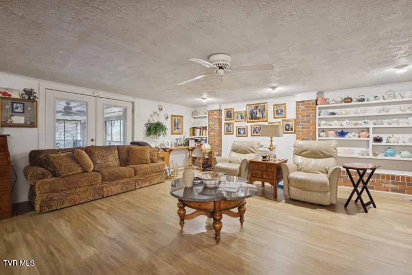 43 Redwood Drive