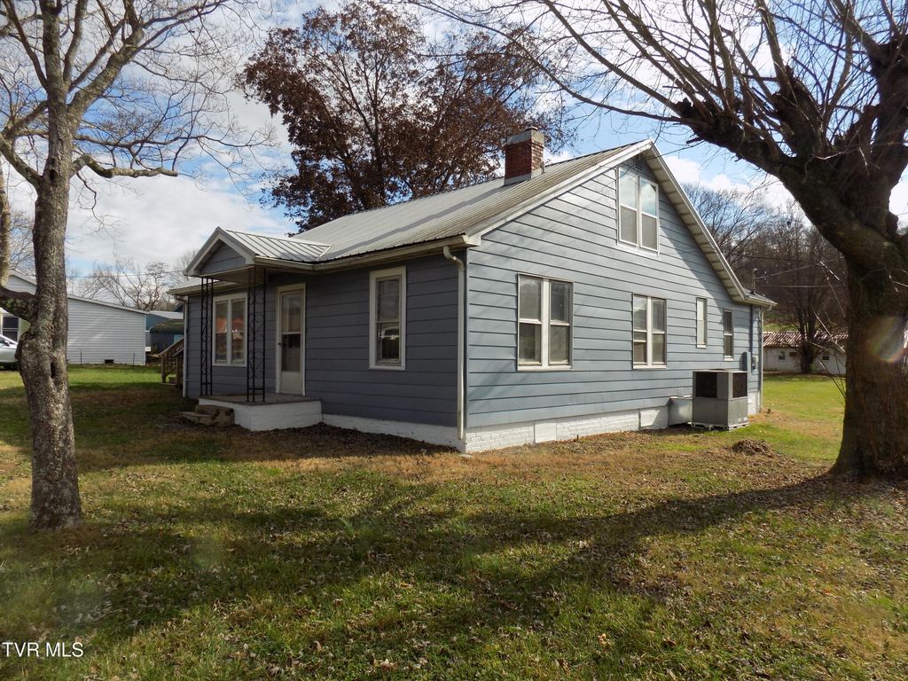 Photo of 1200 E Mckinney Avenue, Rogersville, TN 37857 (MLS # 9988762)