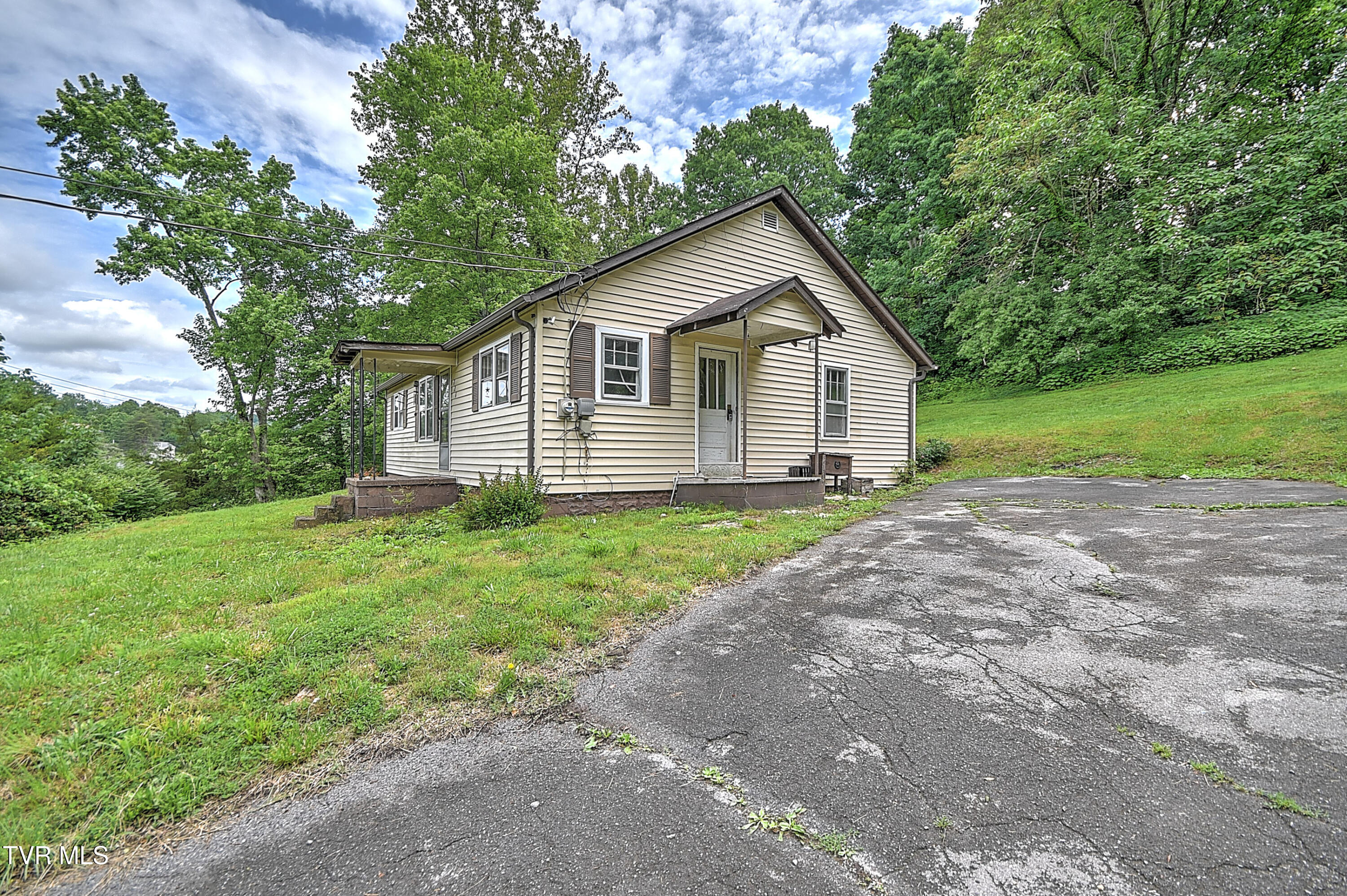 726 Hammond Avenue