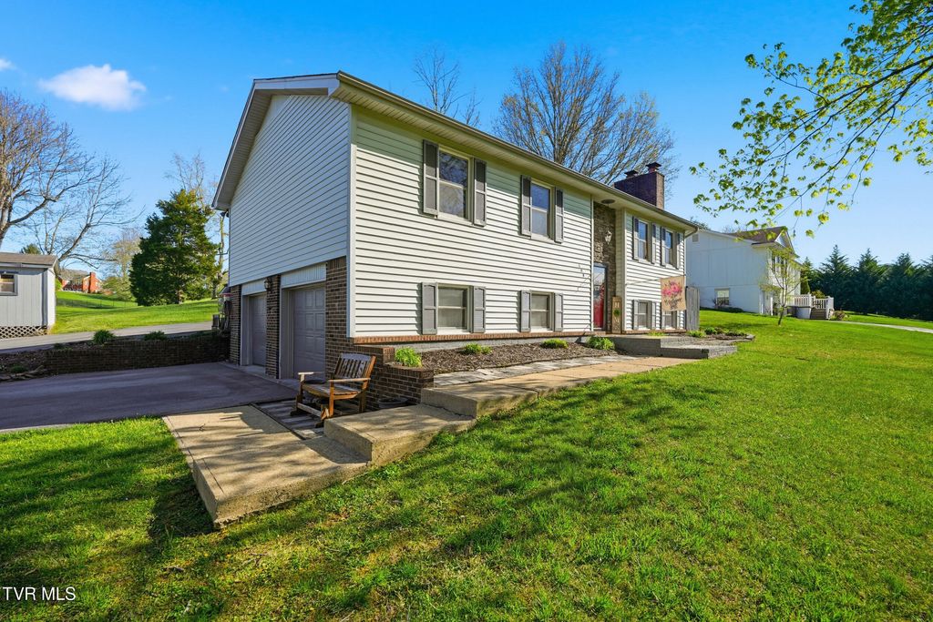 Photo of 408 Gaffney Road, Bristol, TN 37620 (MLS # 9993565)