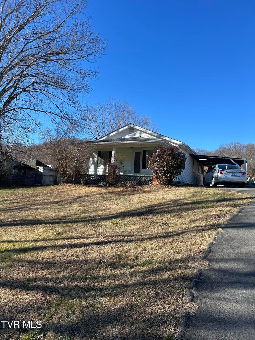 Photo of 286 Coal Chute Road Road, Elizabethton, TN 37643 (MLS # 9990208)