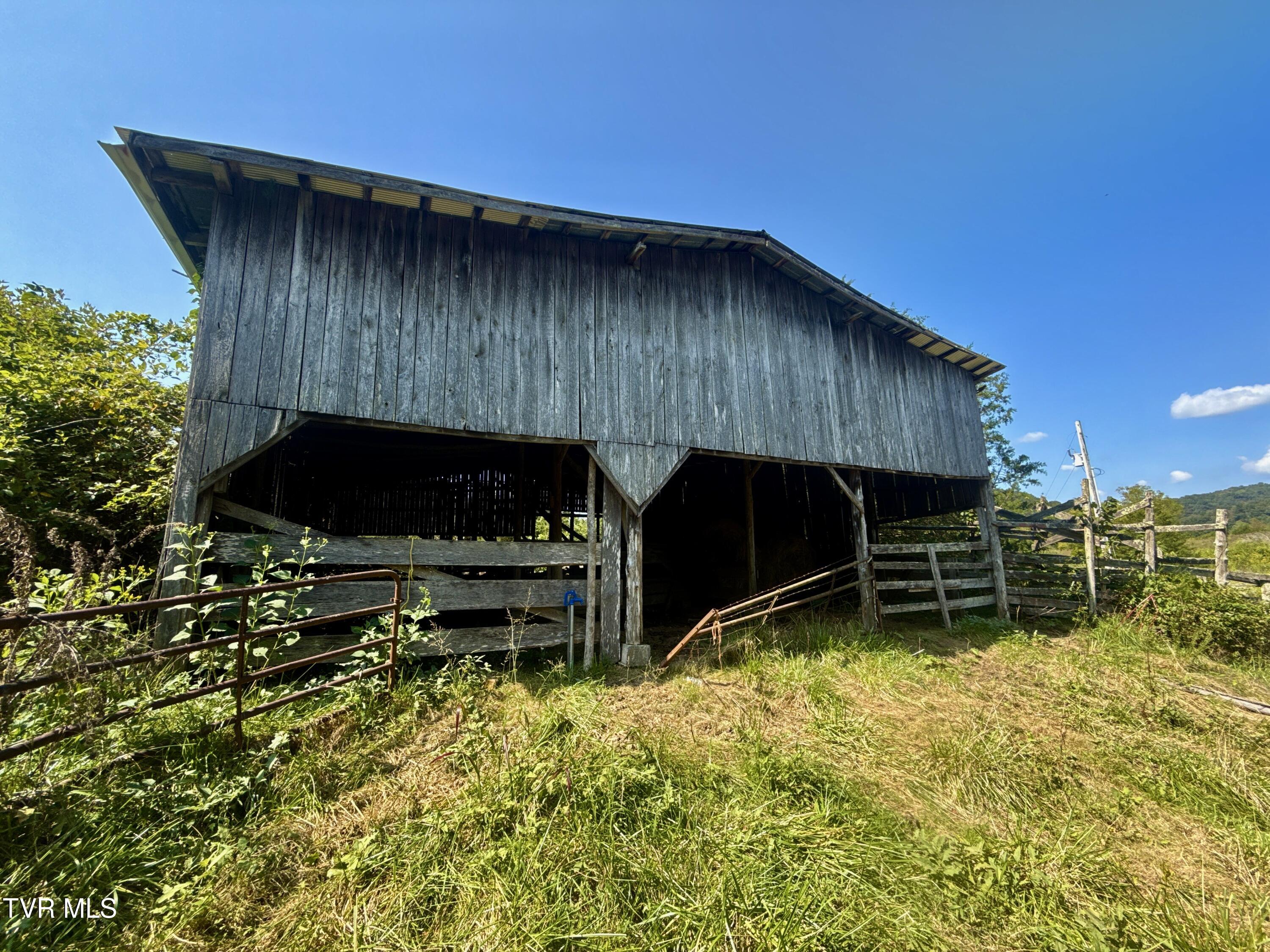 2114 Powell River Rd