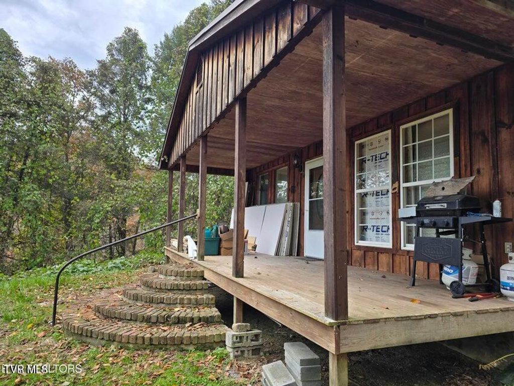 Photo of 4060 Tazewell Highway, Sneedville, TN 37869 (MLS # 9988553)