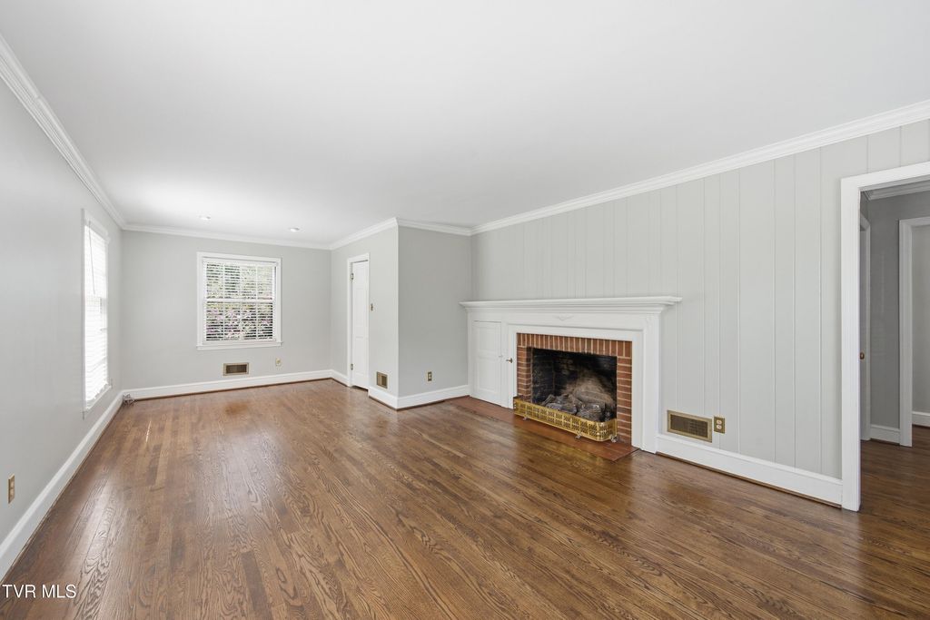 Photo of 1349 Piedmont Avenue, Bristol, VA 24201 (MLS # 9994308)