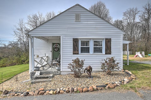 Photo of 2235 5th Street, Bristol, TN 37620 (MLS # 9997160)