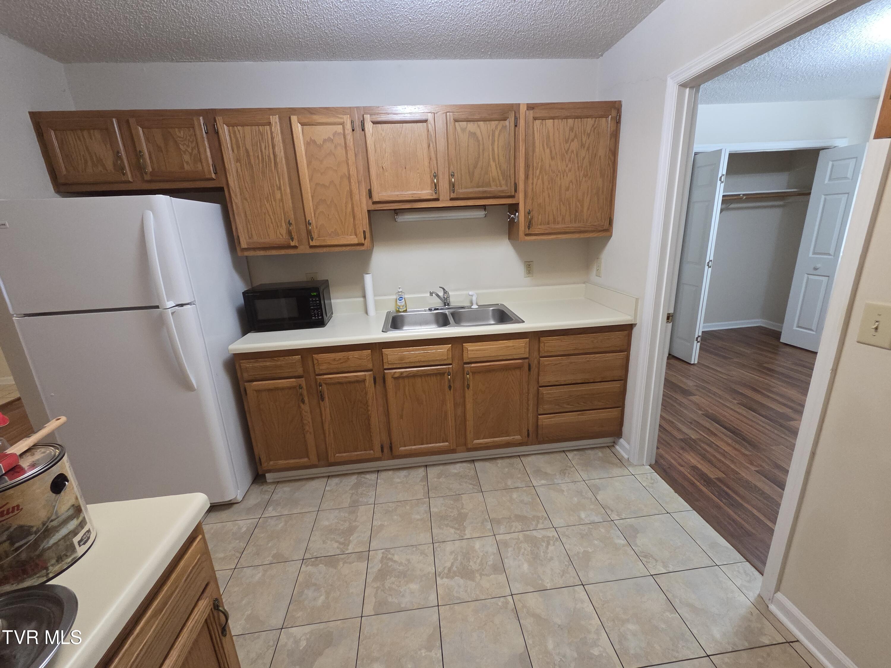 2818 Plymouth Road 9