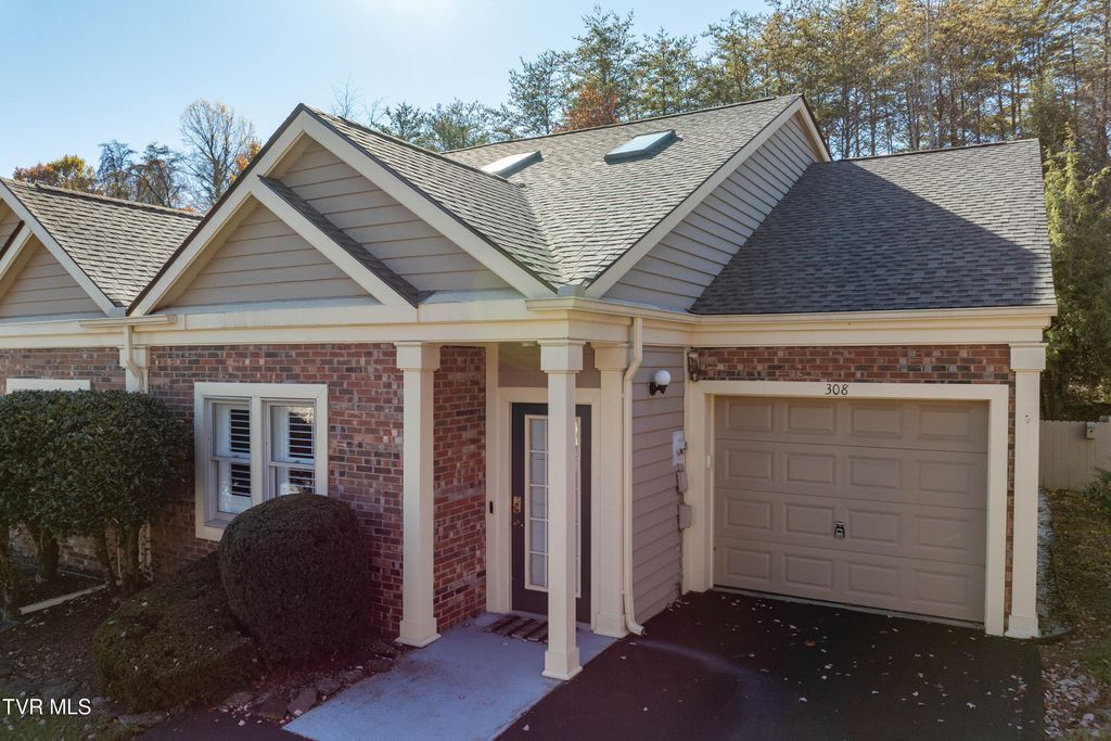 Photo of 308 Arbor Terrace, Kingsport, TN 37660 (MLS # 9988164)