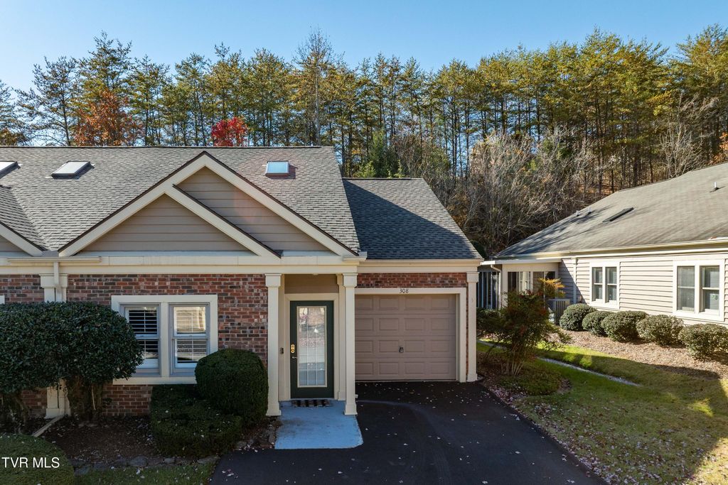 Photo of 308 Arbor Terrace, Kingsport, TN 37660 (MLS # 9988164)