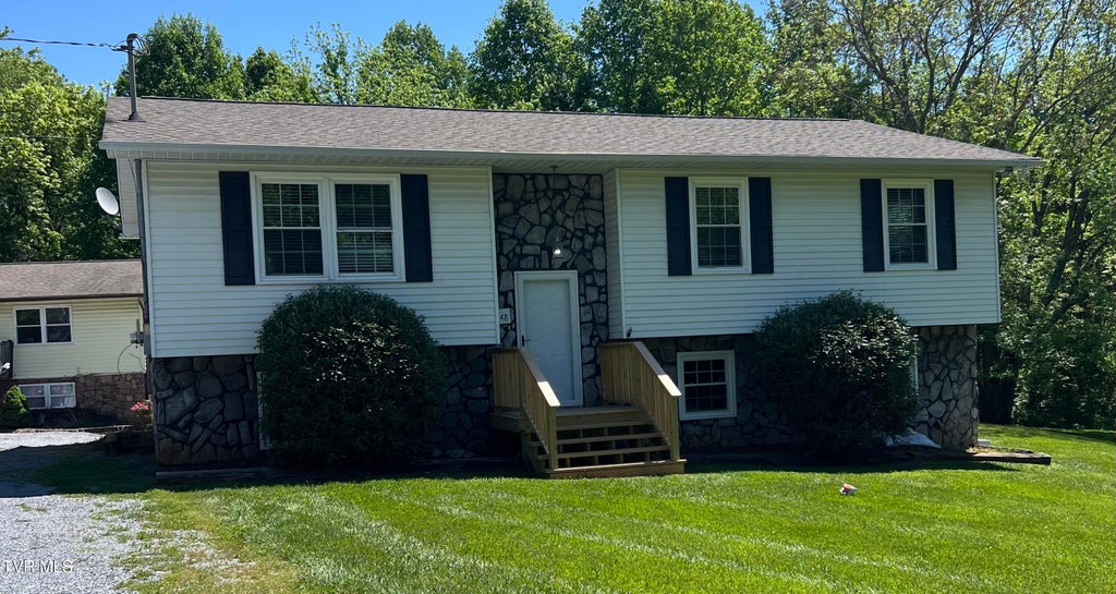 Photo of 148 Green Pond Road, Johnson City, TN 37604 (MLS # 10001481)