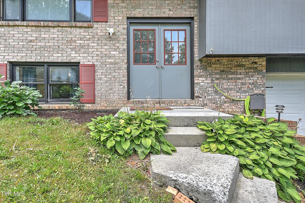 Photo of 22126 Pinebrook Drive Drive, Bristol, VA 24202 (MLS # 9982263)