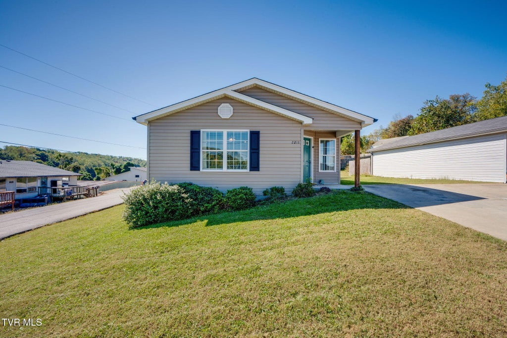 Photo of 2211 Glenwood Street, Kingsport, TN 37664 (MLS # 10002455)