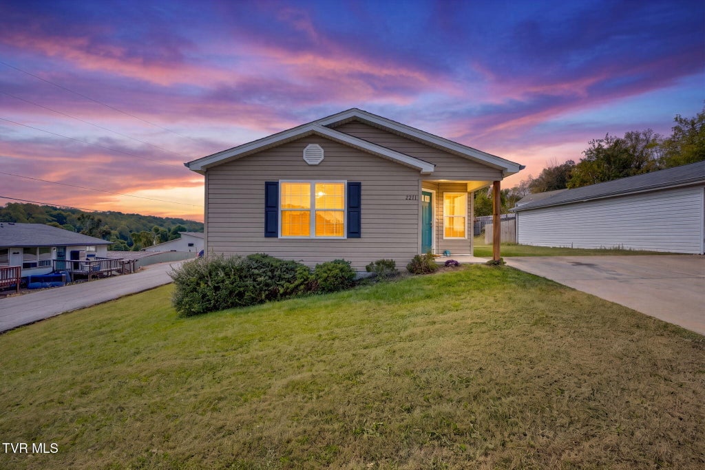 Photo of 2211 Glenwood Street, Kingsport, TN 37664 (MLS # 10002455)