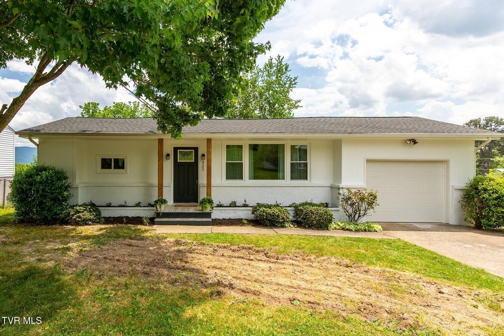 Photo of 432 Cypress Street, Mount Carmel, TN 37645 (MLS # 9996158)