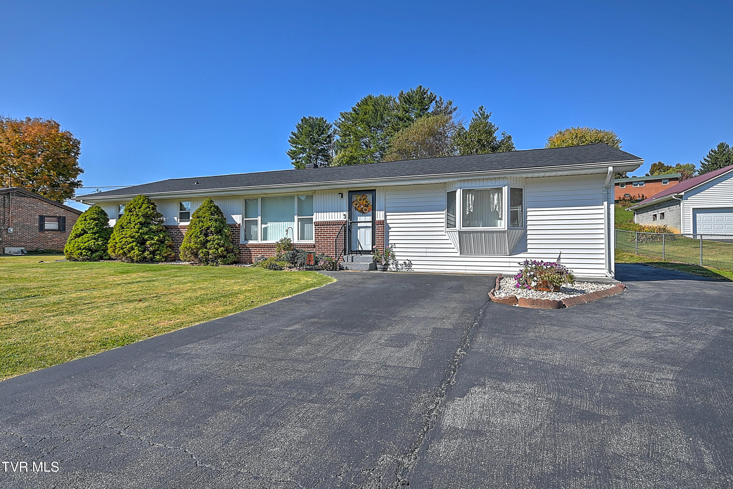 159 Warren Street, Fall Branch, Tennessee image 1