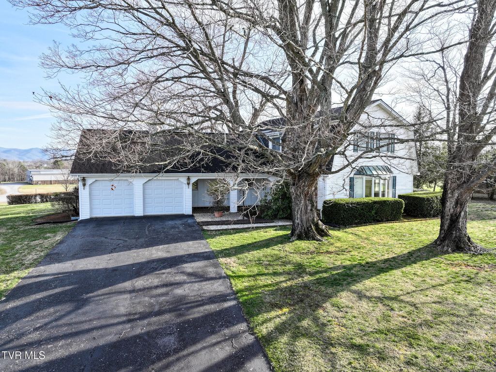 Photo of 181 Walkers Ford Road, Greeneville, TN 37743 (MLS # 9991886)