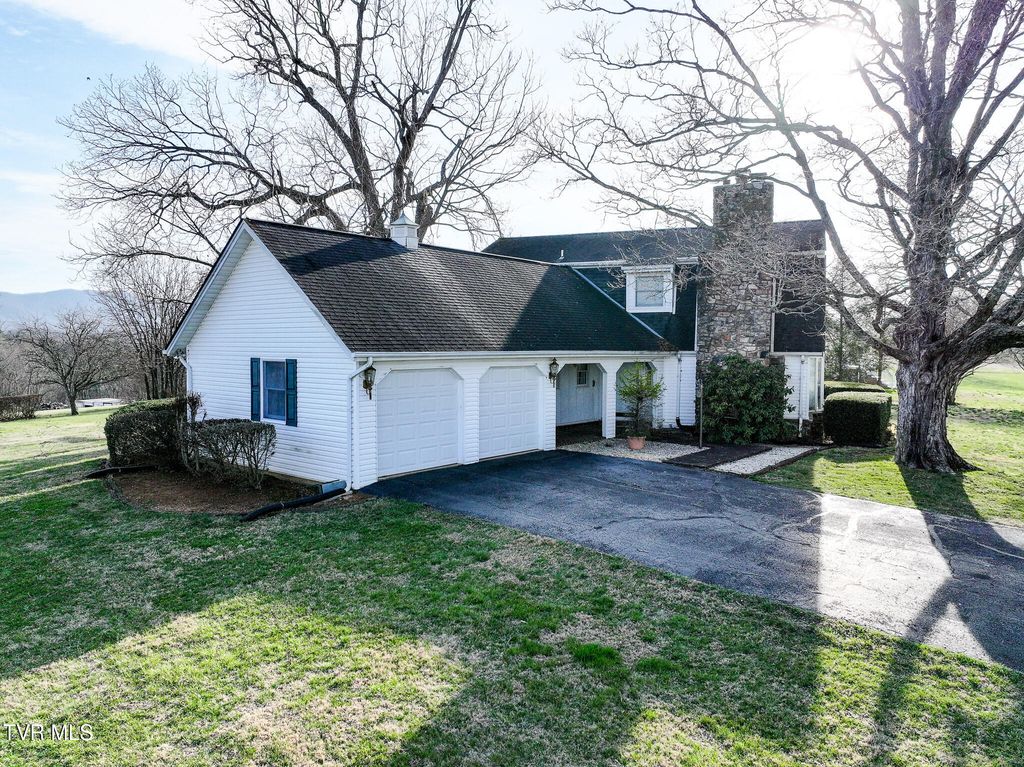 Photo of 181 Walkers Ford Road, Greeneville, TN 37743 (MLS # 9991886)