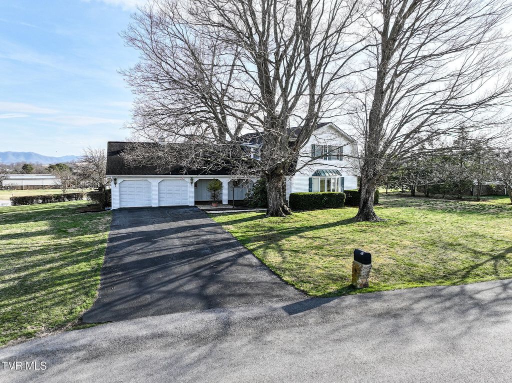 Photo of 181 Walkers Ford Road, Greeneville, TN 37743 (MLS # 9991886)