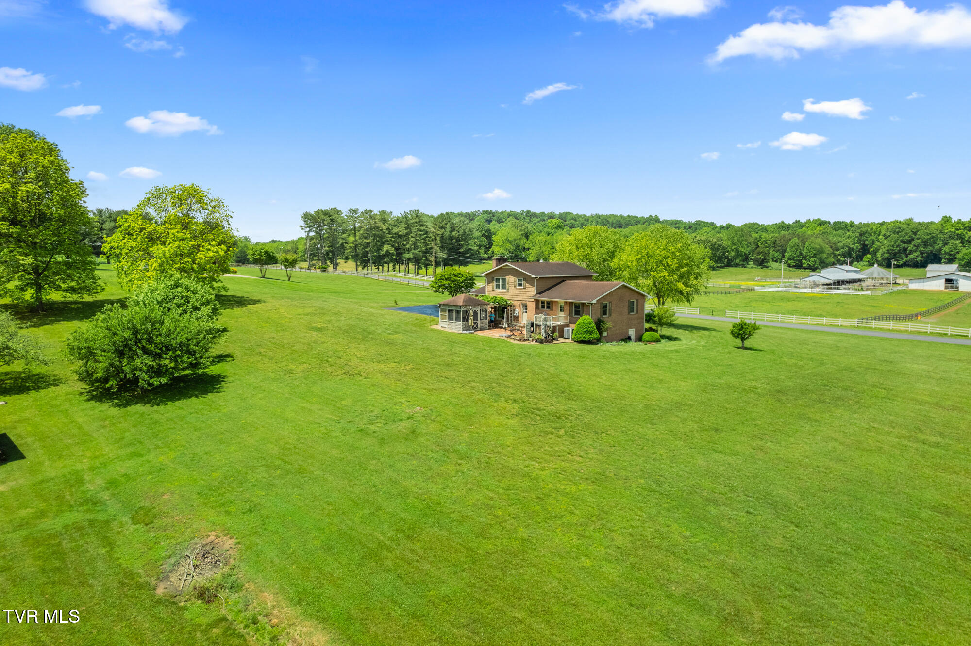 405 Meadow Lark Lane, Bluff City, Tennessee image 11