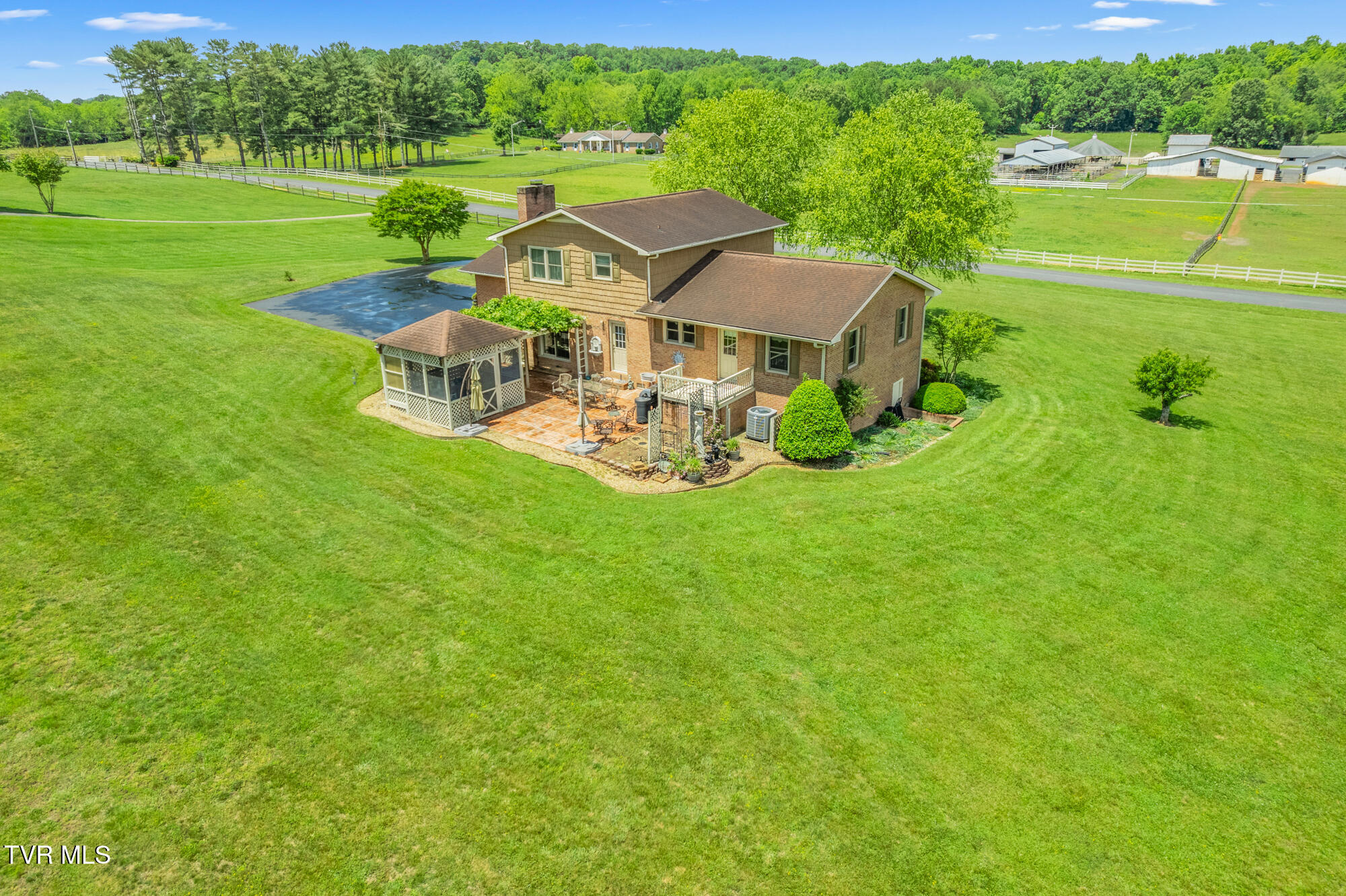 405 Meadow Lark Lane, Bluff City, Tennessee image 9