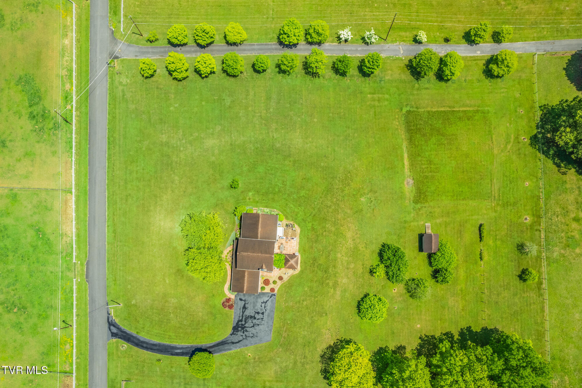 405 Meadow Lark Lane, Bluff City, Tennessee image 25