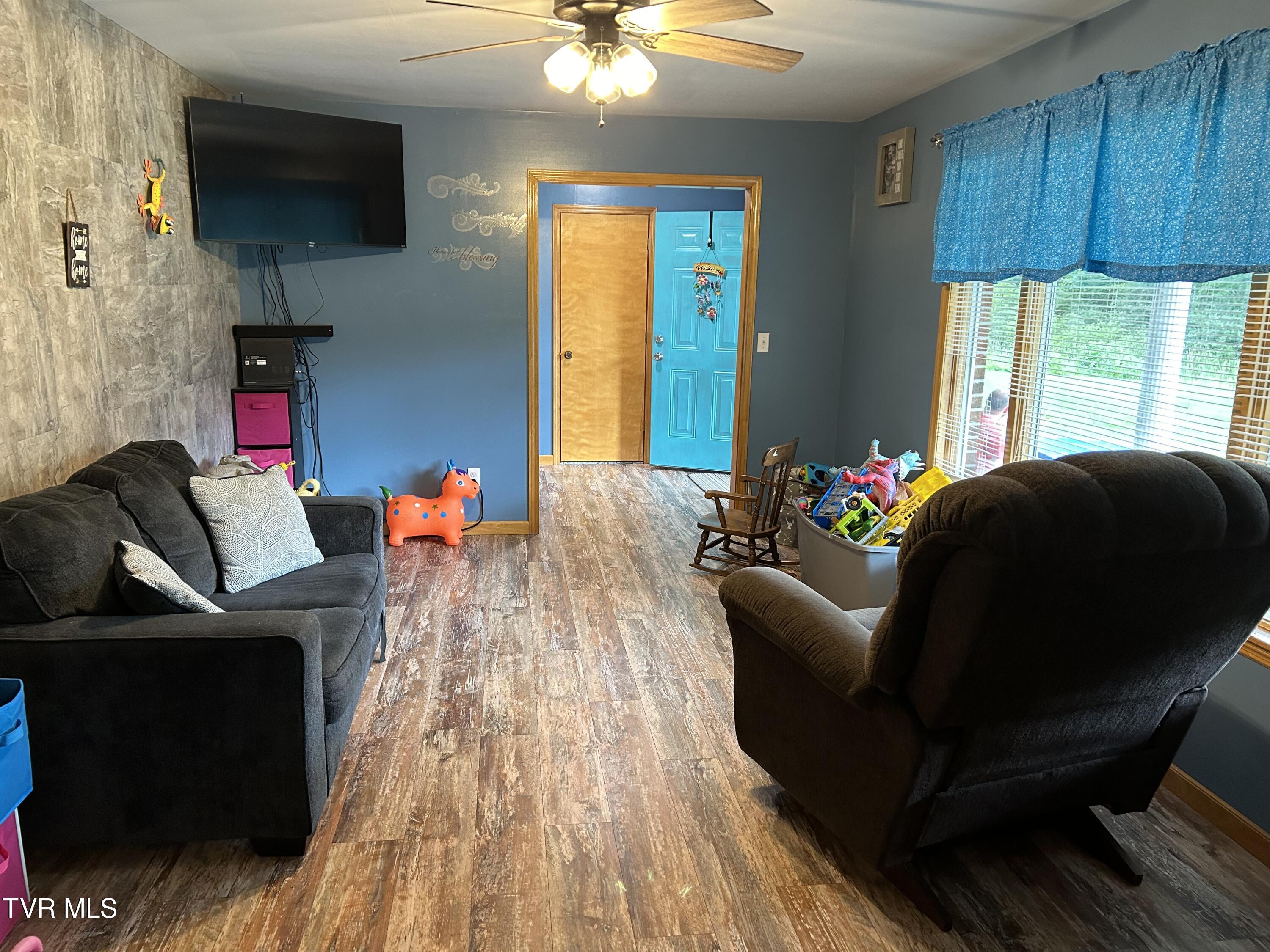 8290 Sawmill Hollow Road, Pound, Virginia image 16